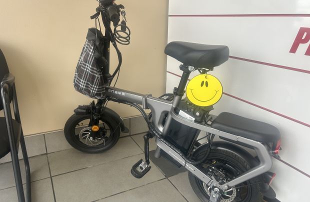 Enguie electric biker